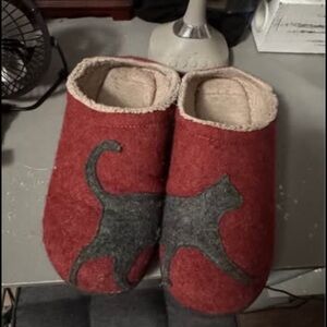 L.L. Bean Red and Gray Cat Slippers